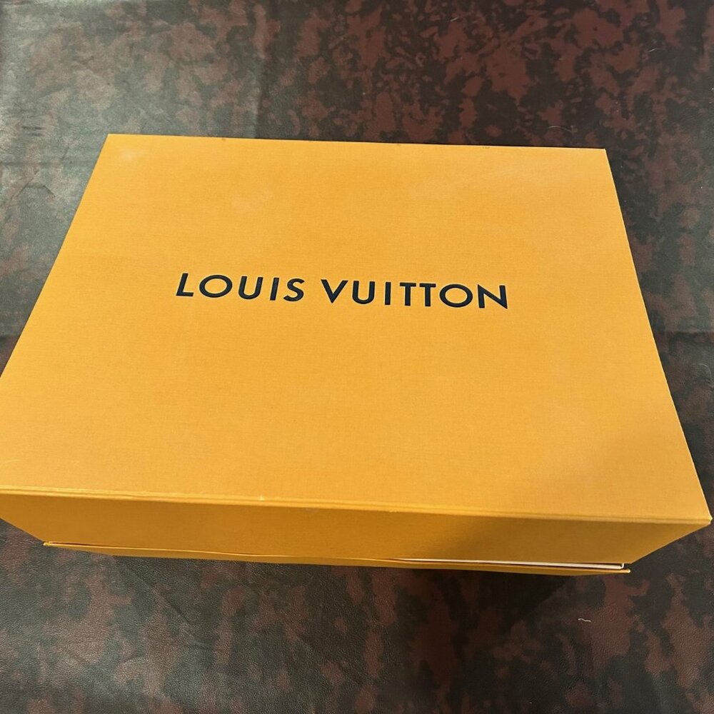 LOUIS VUITTON MAGNETIC GIFT BOX 18"x14.5”x6.5